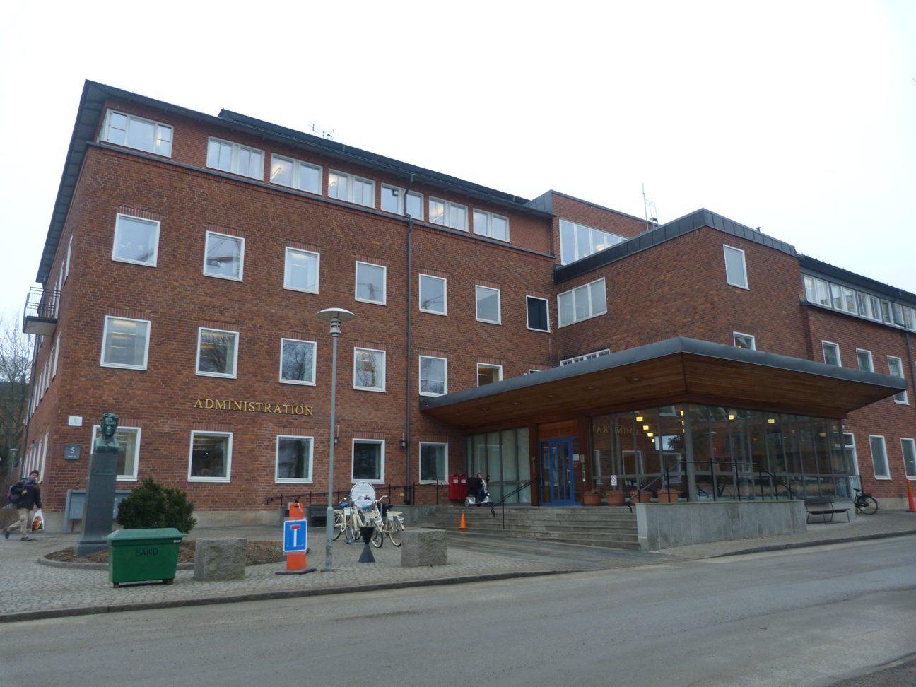 Karolinska%20Institutet%20Solna%20Campus%2C%20Stockholm%20-%2006.JPG